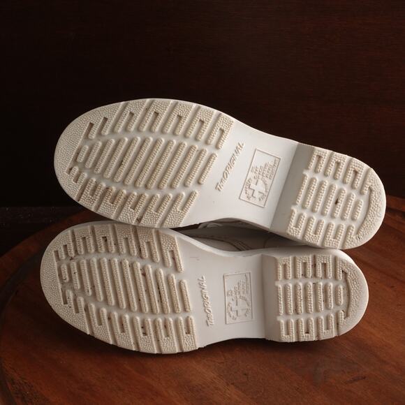 Dr. Martens Boots Womens SZ 5 White 1460 Pascal Mono Leather Combat 8 Eye Casual - Picture 11 of 16